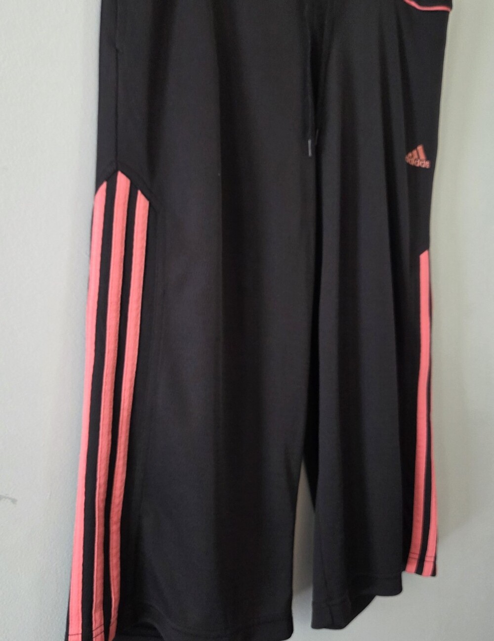 Adidas Black Athletic Capri Pants With Pink Stripes Size M - Picture 4 of 6
